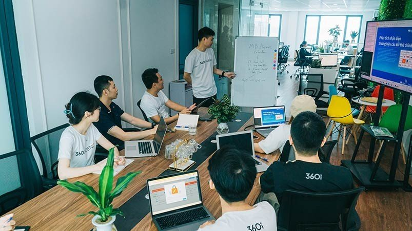Đánh giá tiêu chí và quy trình triển khai marketing thuê ngoài
